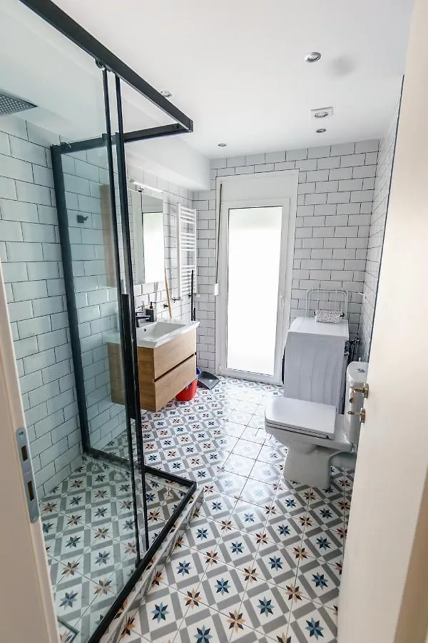 Stylish Urban Getaway By Thesbnb Thessaloniki