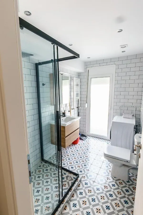 Stylish Urban Getaway By Thesbnb Thessaloniki